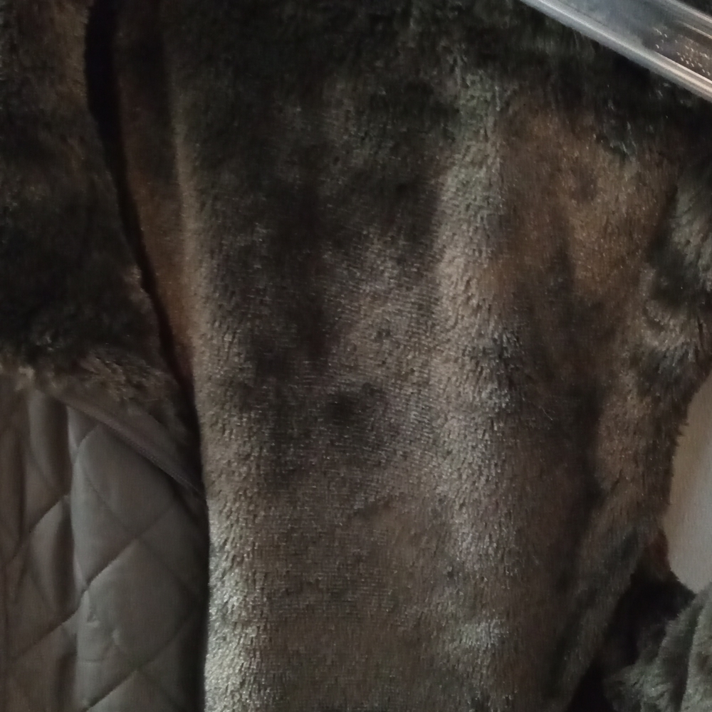 Weatherproof vest - Picture 4 of 4